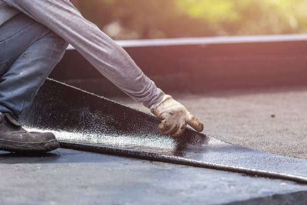 Professional Vapor Barrier Installation technician working in Copiague, NY